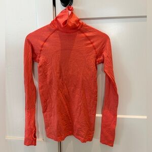 Lululemon Long Sleeve Turtleneck lightweight layering Running athletic top